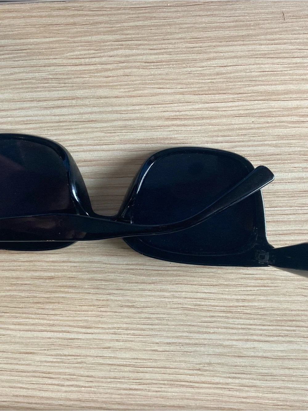 Classic Black Women's Sunglasses - Elegant Everyday Shades